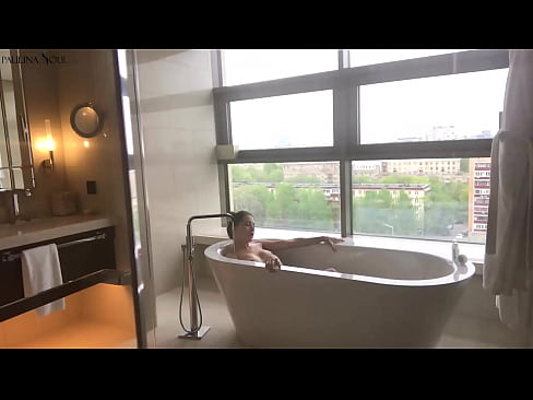 ❤️ Obrovská kočka vášnivě si honí kundu v koupelně Porno video u cs.image-kassir.ru ❌❤